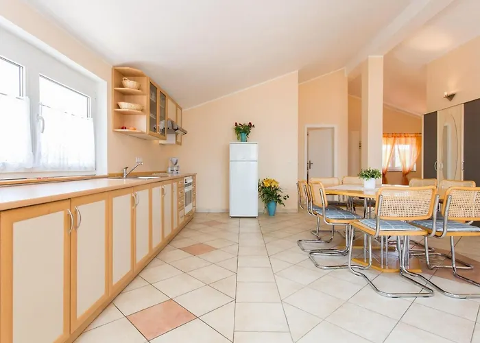 Petra By Interhome * Сило