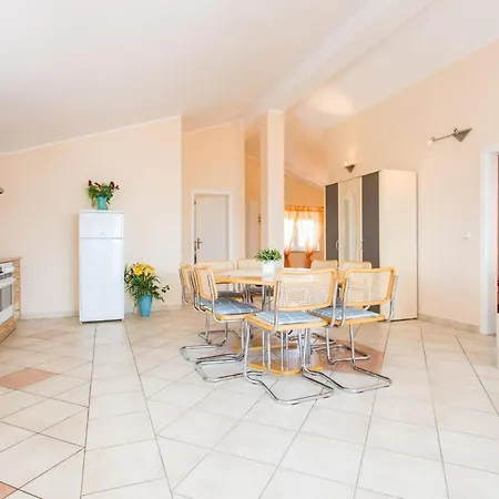 Appartement Petra By Interhome