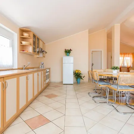 Petra By Interhome * Silo (Krk)